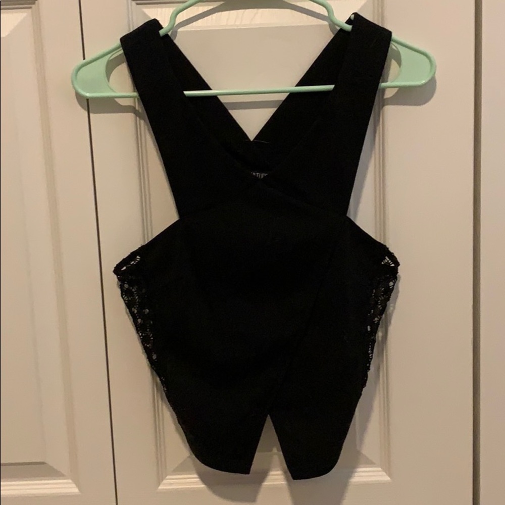 Black crop top tank